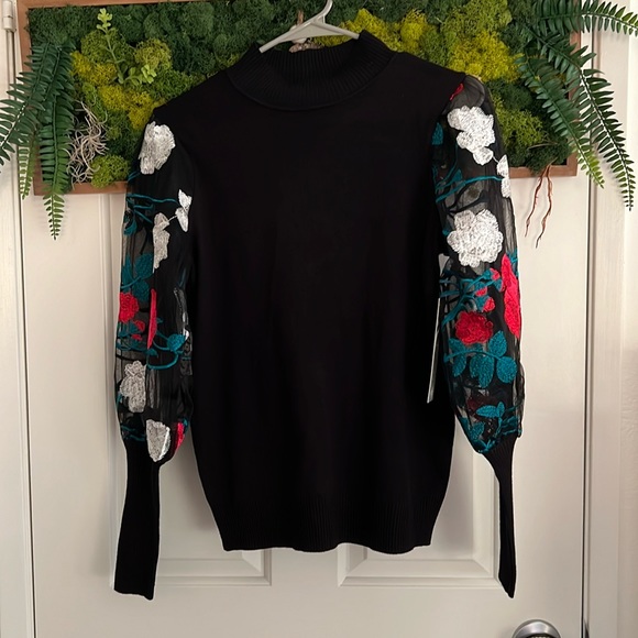 Absolutely Famous Tops - Absolutely famous floral sleeve shirt